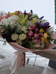 Букет цветов " Обожаю"